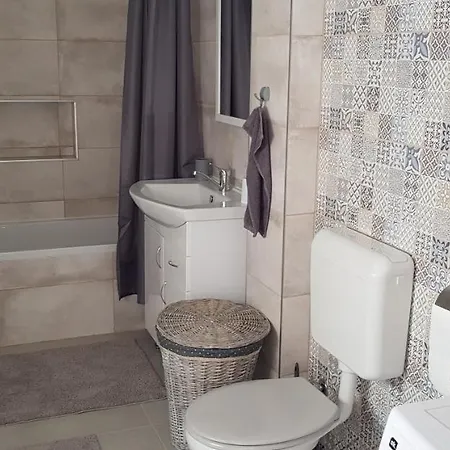 Hortenzia Vendeghaz בית הארחה *